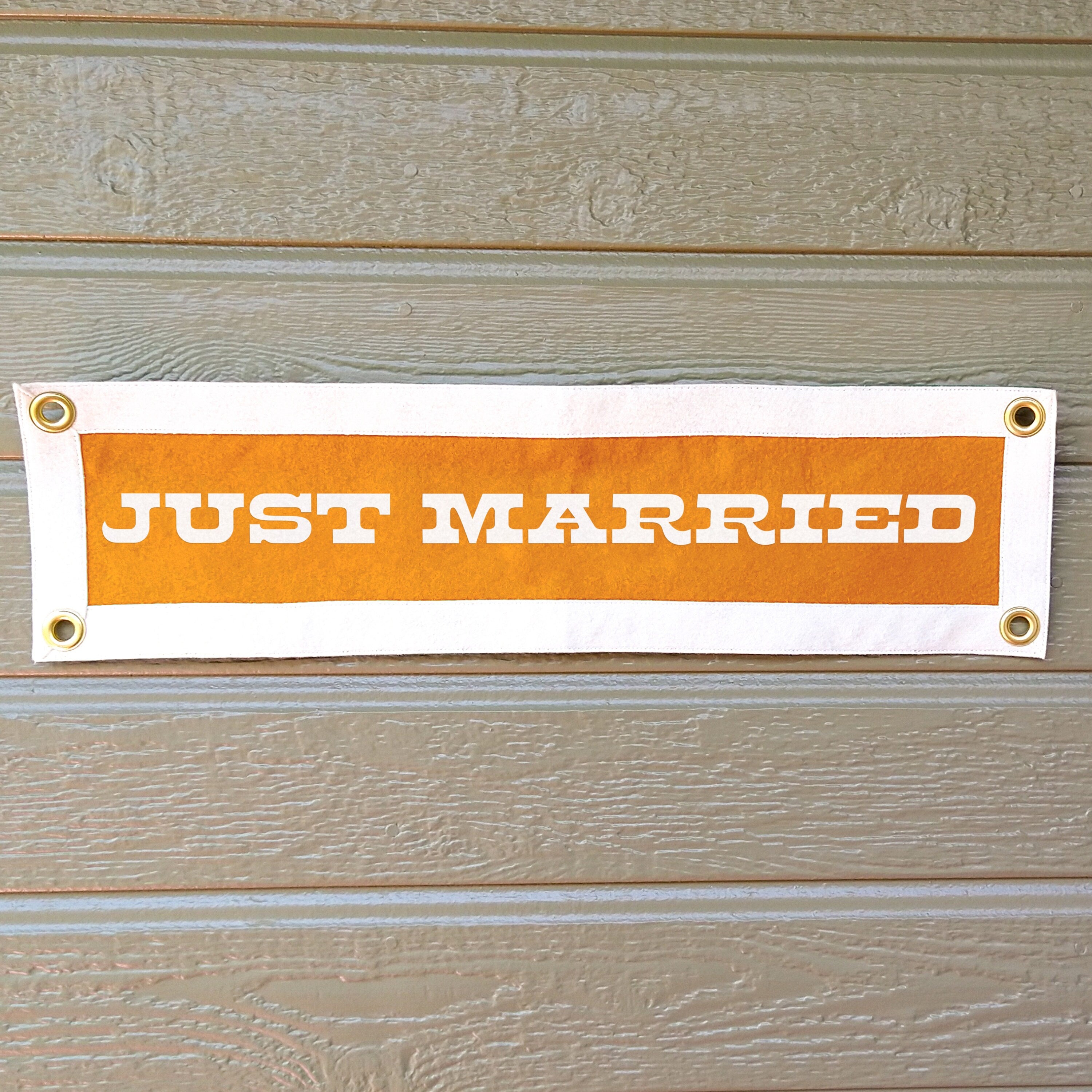 Just Married Felt Banner: Wedding Getaway Car Decoration Photo Prop