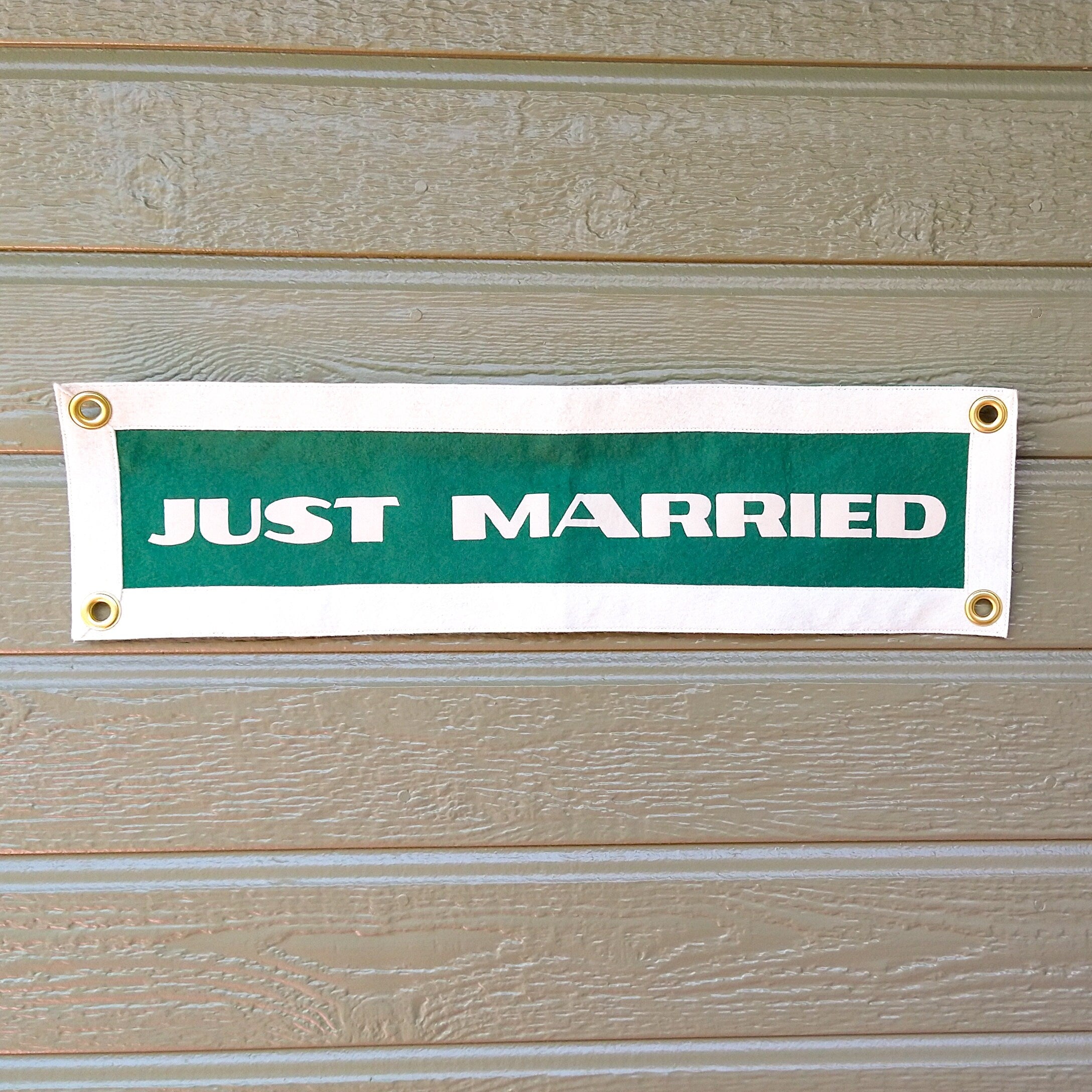 Just Married Felt Banner: Wedding Getaway Car Decoration Photo Prop